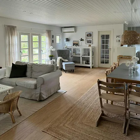 Charm 100 Meters From The Near Rageleje 別荘 Græsted